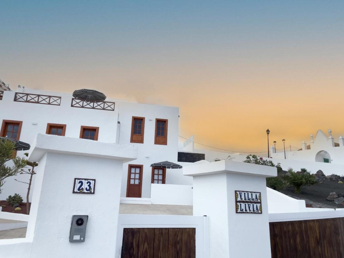 Villa Livia Tías Buitenkant foto